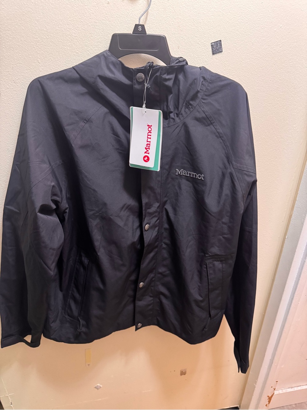 black Marmot Women's Cascade rain Jacket size medium
